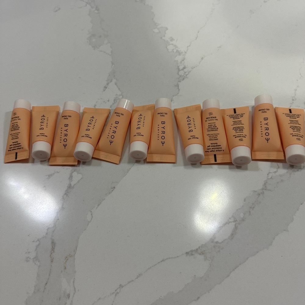 BYROE Clean Beauty Tofu Gel Cream Deluxe Travel Size NWT (12 pcs for $20.00)